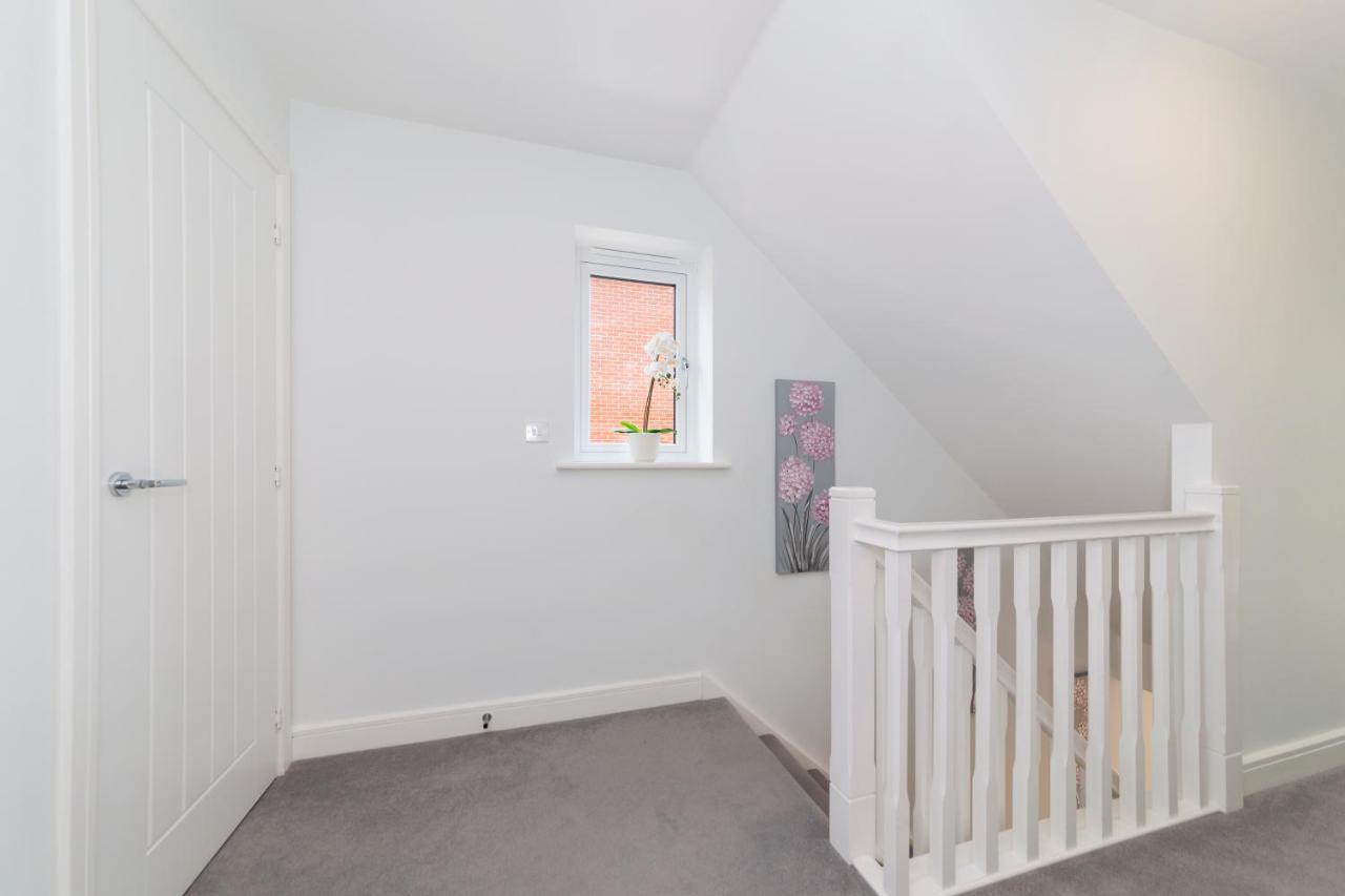 Greenfield Modern 3Br Home - Southcote Lane , Reading Exterior photo